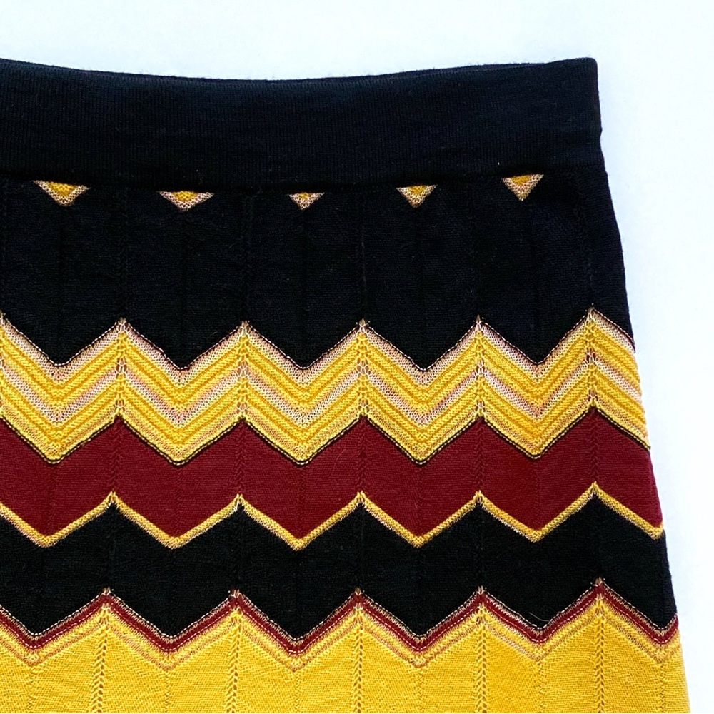 MISSONI black burgundy red gold zig zag print knit mini skirt - Picture 3 of 6